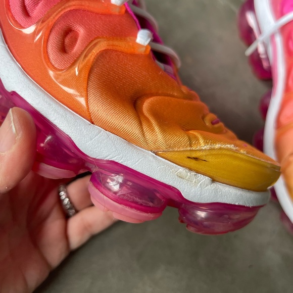 Nike Air Vapormax Plus - 8 Womans - Picture 14 of 16
